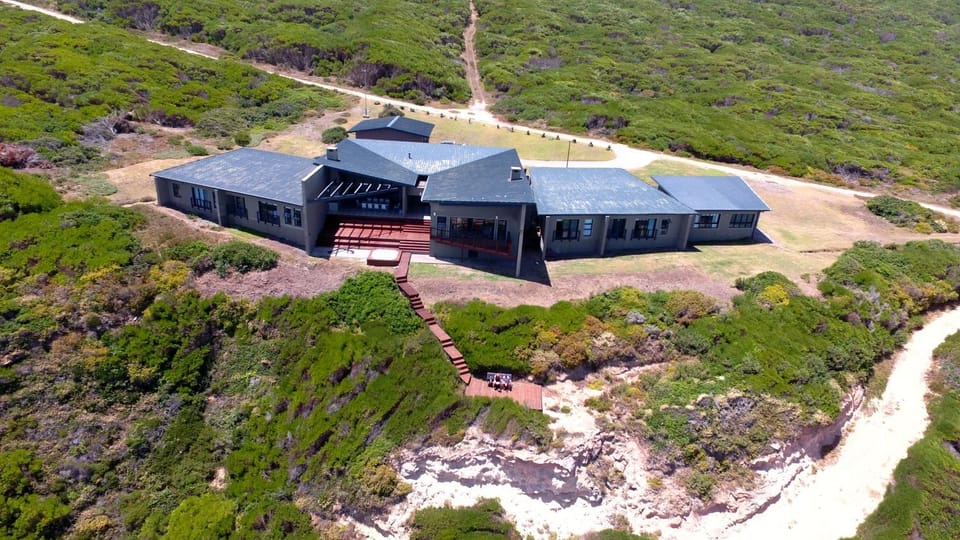Cliff's Edge Farmhouse House in Western Cape