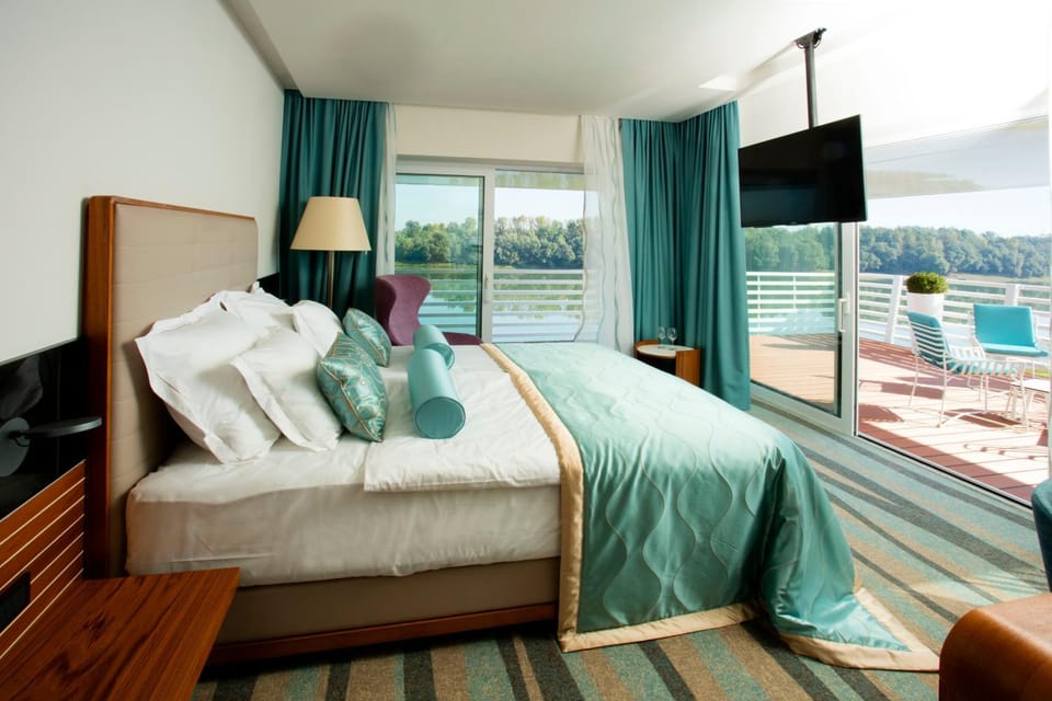Day, Balcony/Terrace, Bedroom, On site, River view