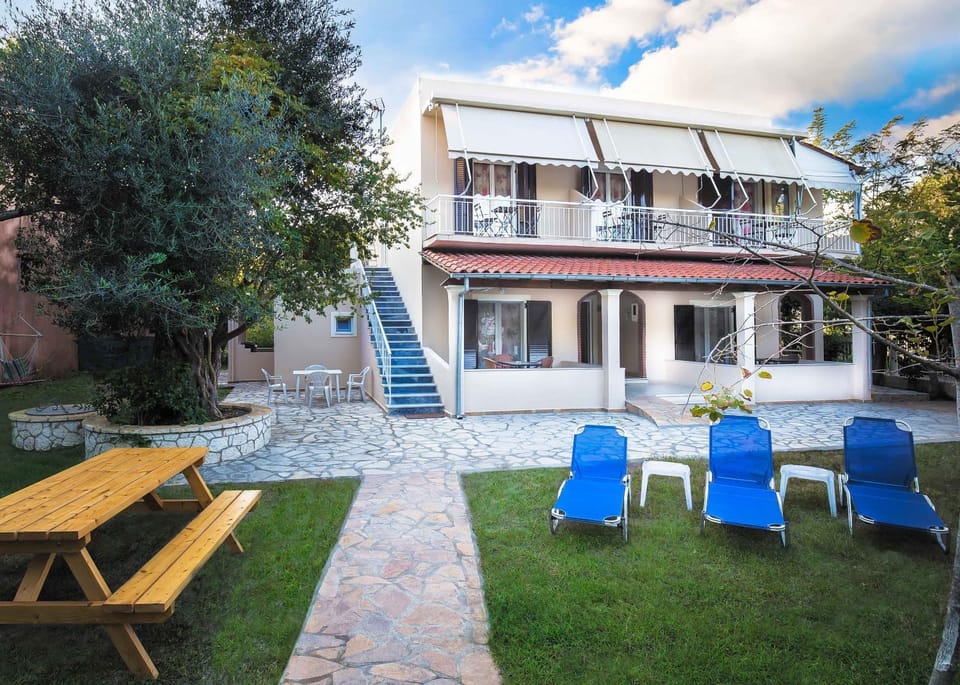 Property building, Spring, Activities, Summer, Garden, Balcony/Terrace, Autumn, On site, Area and facilities, Area and facilities
