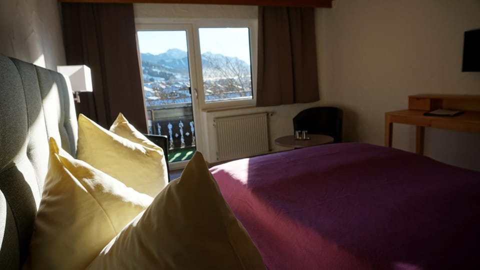 Photo of the whole room, Decorative detail, Bedroom