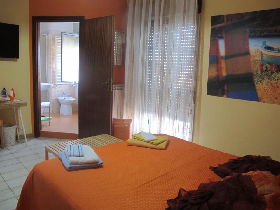 Bed, Photo of the whole room