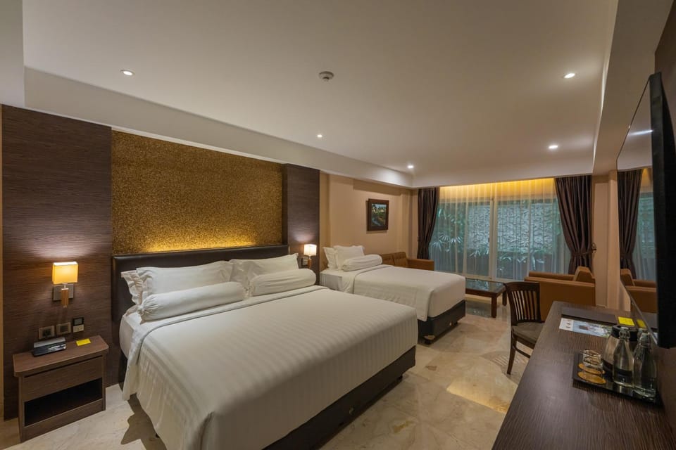 Bed, Bedroom, Family