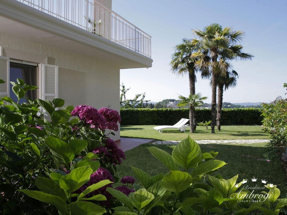 Facade/entrance, Garden
