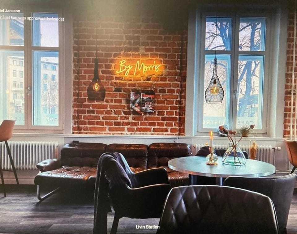Restaurant/places to eat, Area and facilities, Breakfast