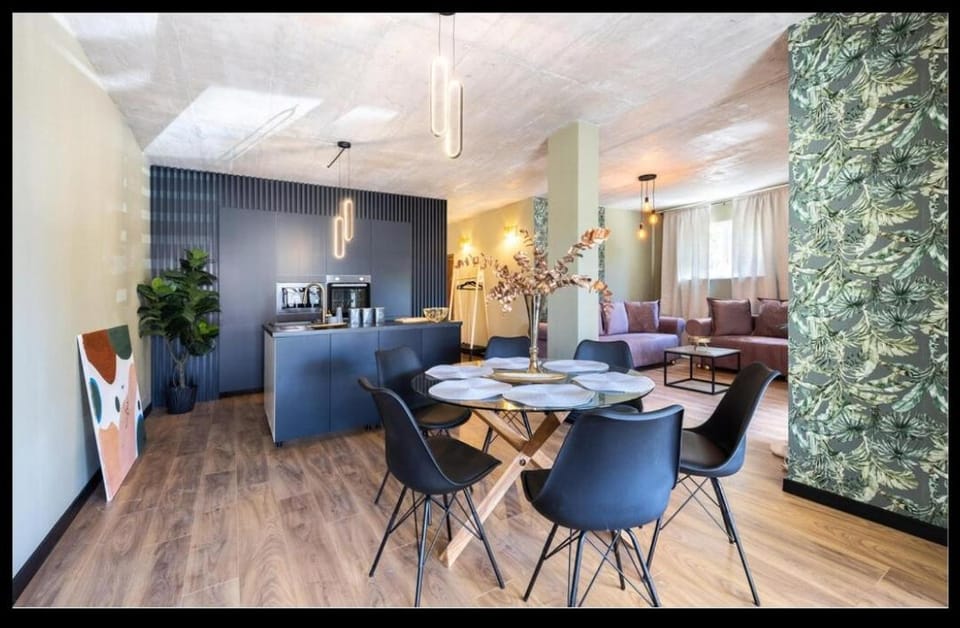 Living room, Dining area