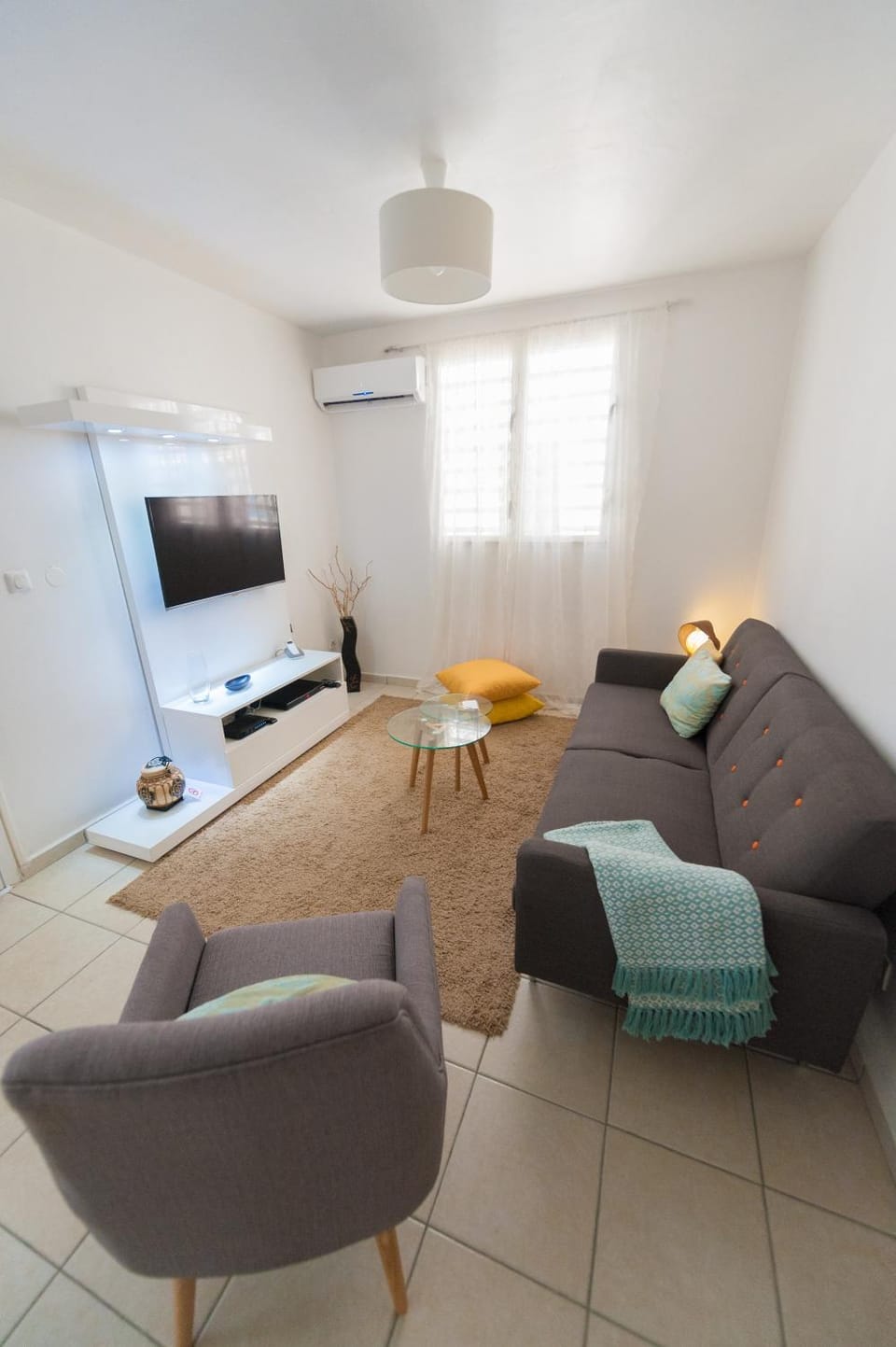 Staff, People, TV and multimedia, Living room, Family