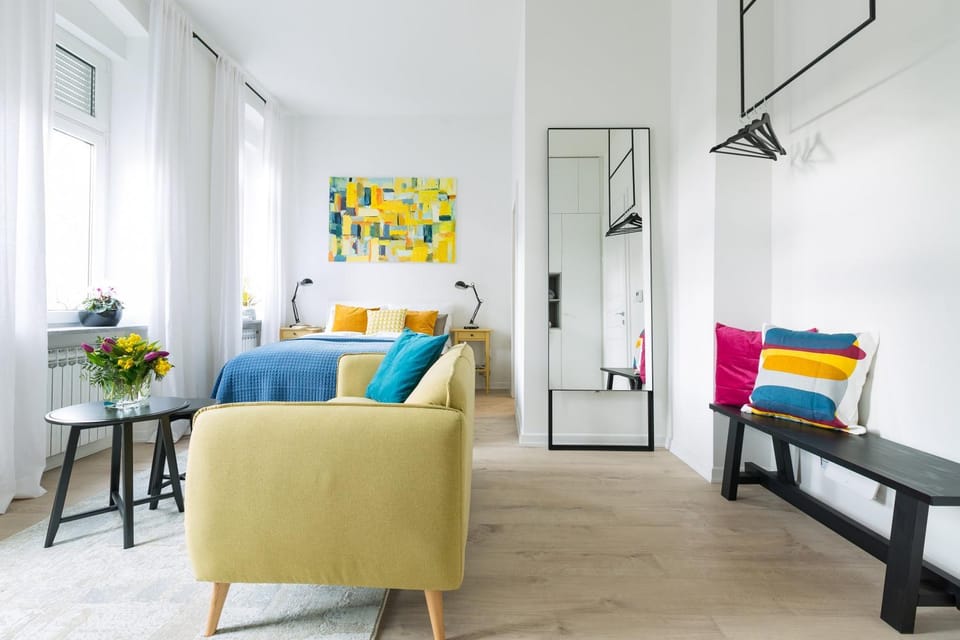 TV and multimedia, Living room, Photo of the whole room, Seating area, Bedroom, Garden view