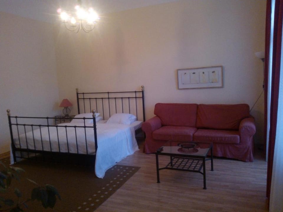 Seating area, Bedroom