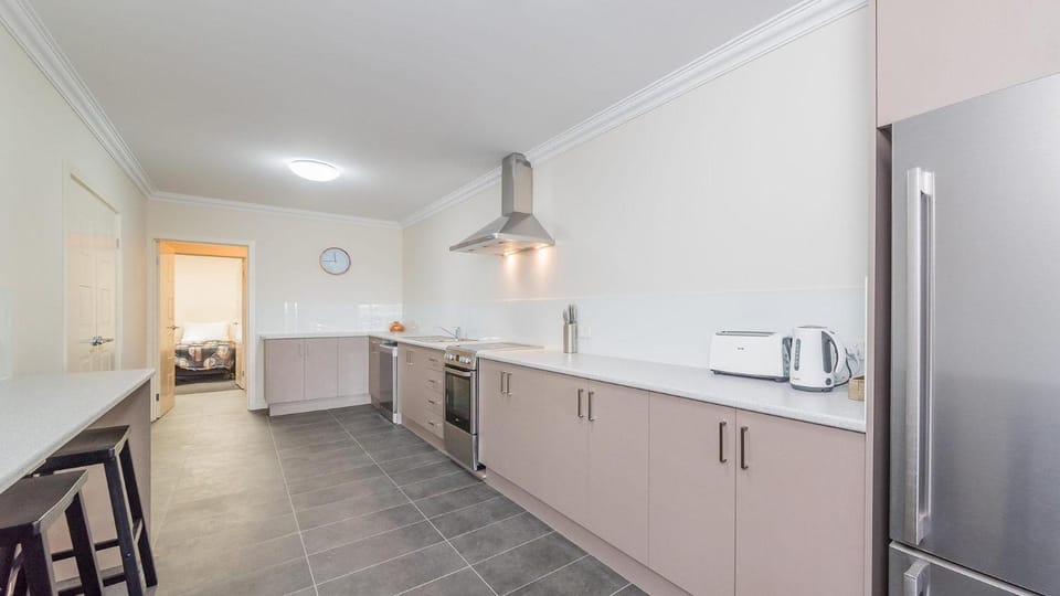 1-83 Thompson Avenue, Cowes Apartment in Cowes