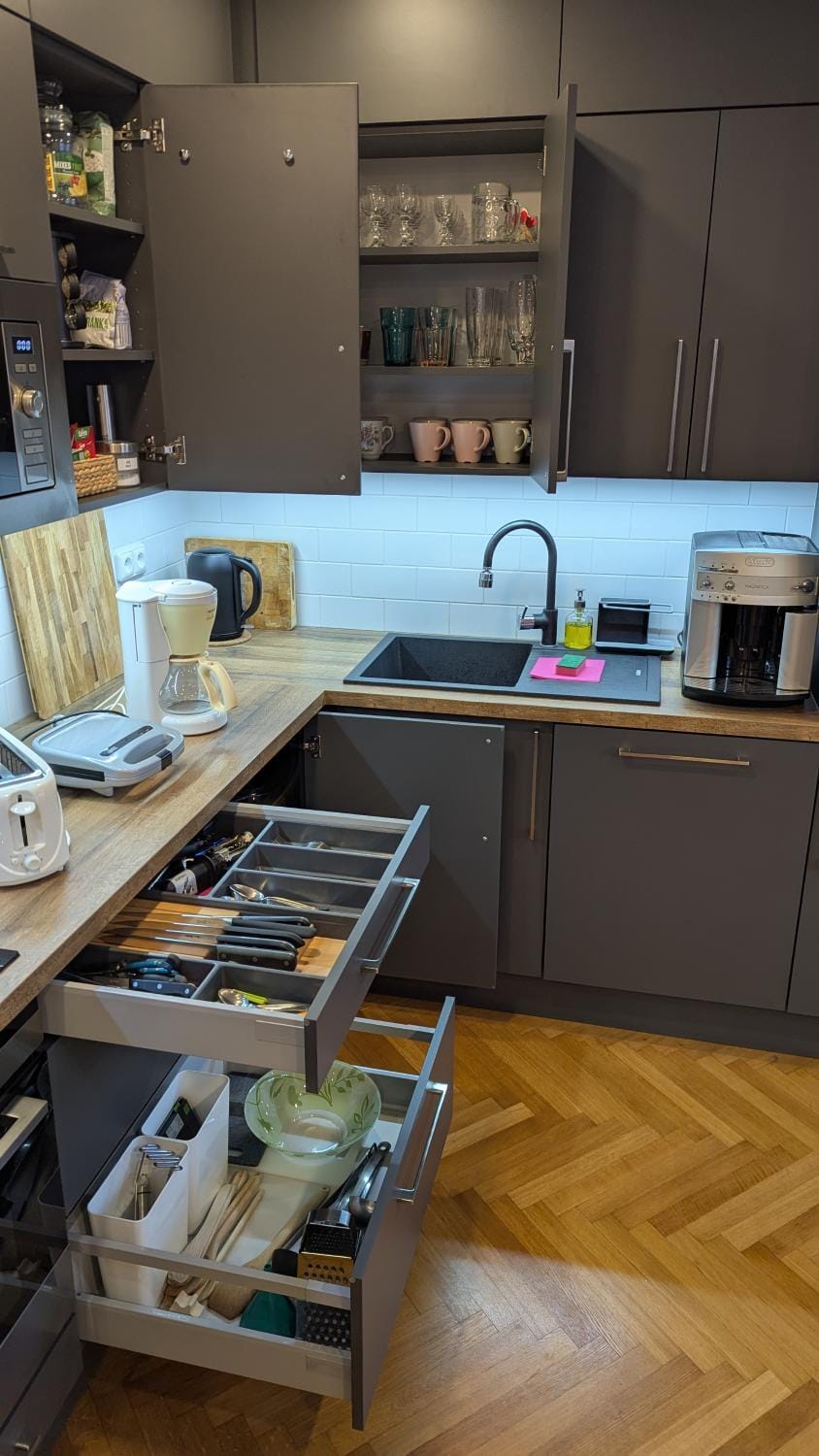 Kitchen or kitchenette