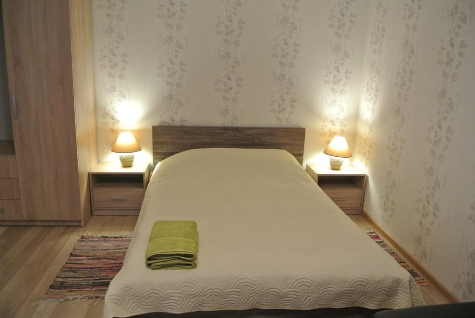 Bed, Living room, Seating area