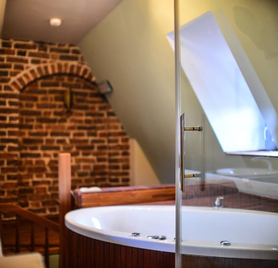 Hot Tub, Hot Tub, Spa and wellness centre/facilities, Photo of the whole room