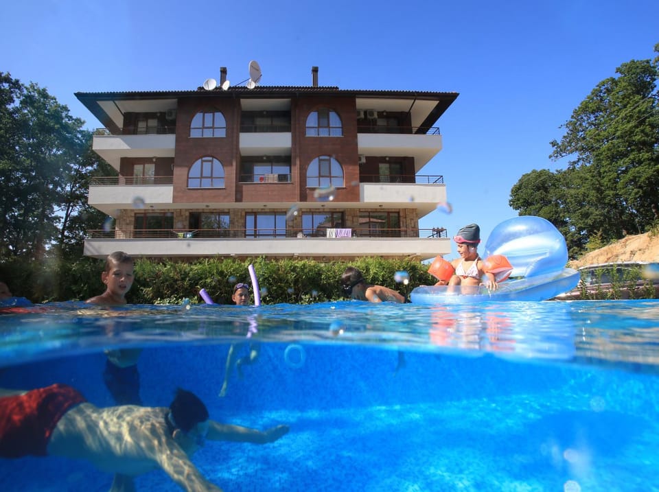 Complex Hunter's Beach Apartment hotel in Varna Province