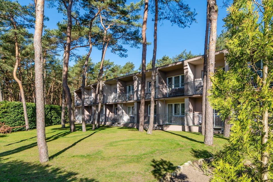 Property building, Natural landscape, Children play ground, Balcony/Terrace, pet friendly
