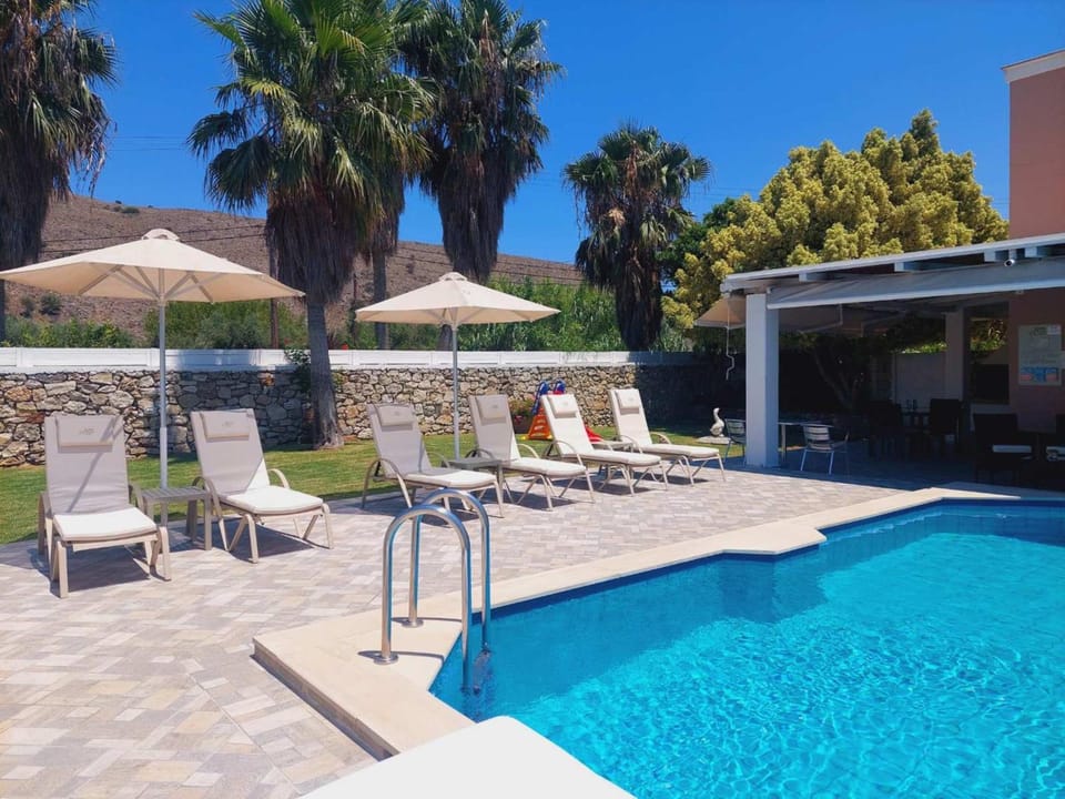Villa Campos- Less than 5-Min Walk to Kalivaki Beach House in Crete