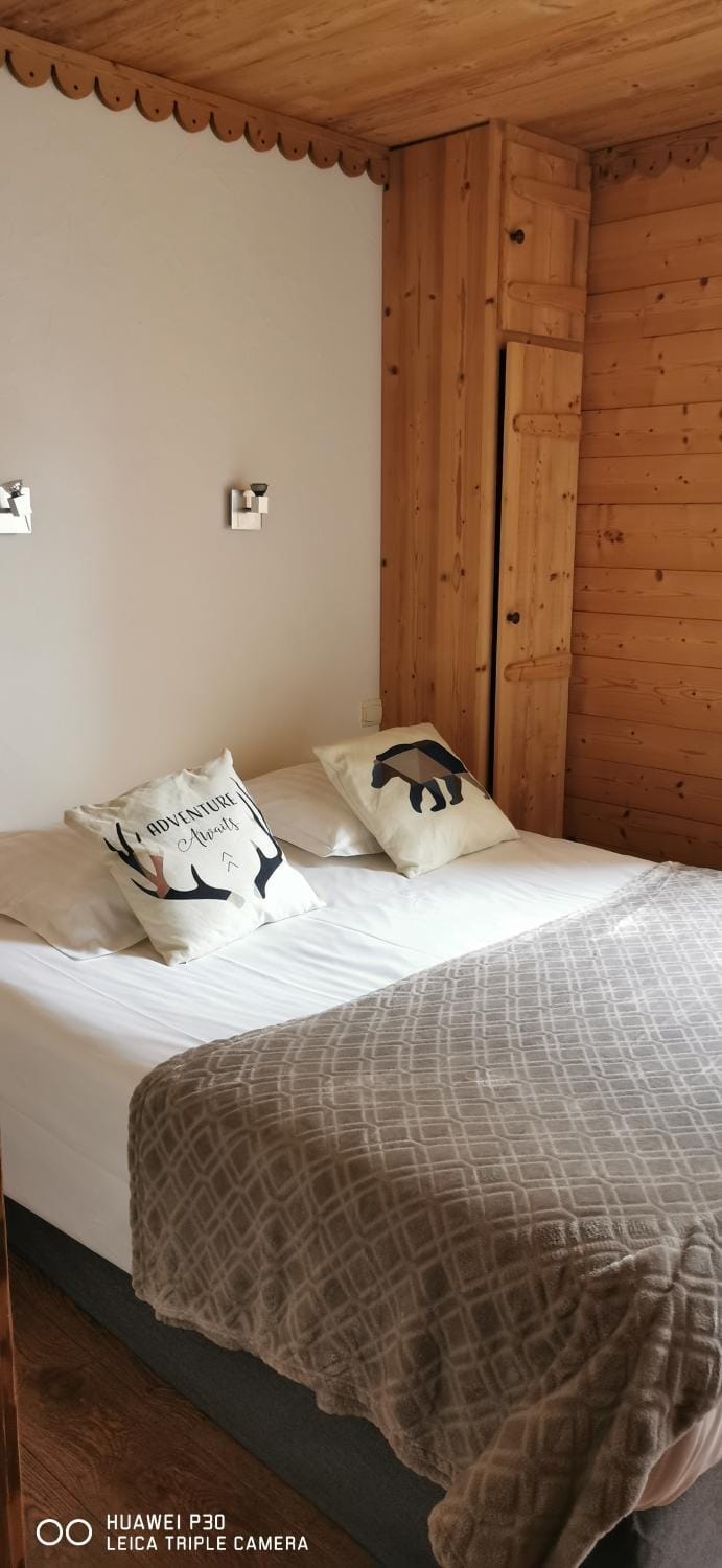 Bed, Sauna, View (from property/room), Bedroom, towels, wardrobe