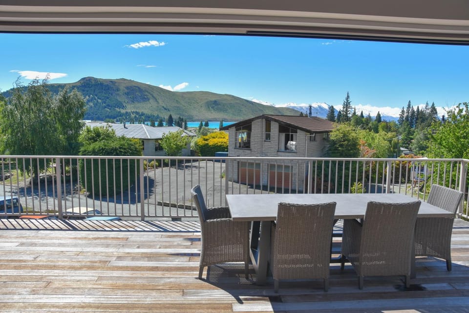 Patio, Balcony/Terrace, Lake view, Mountain view