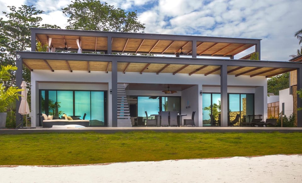 Facade/entrance, Beach