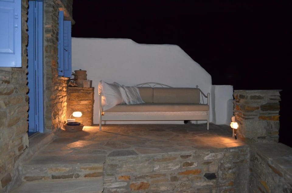 Property building, Night, Balcony/Terrace, Decorative detail, On site, Sea view
