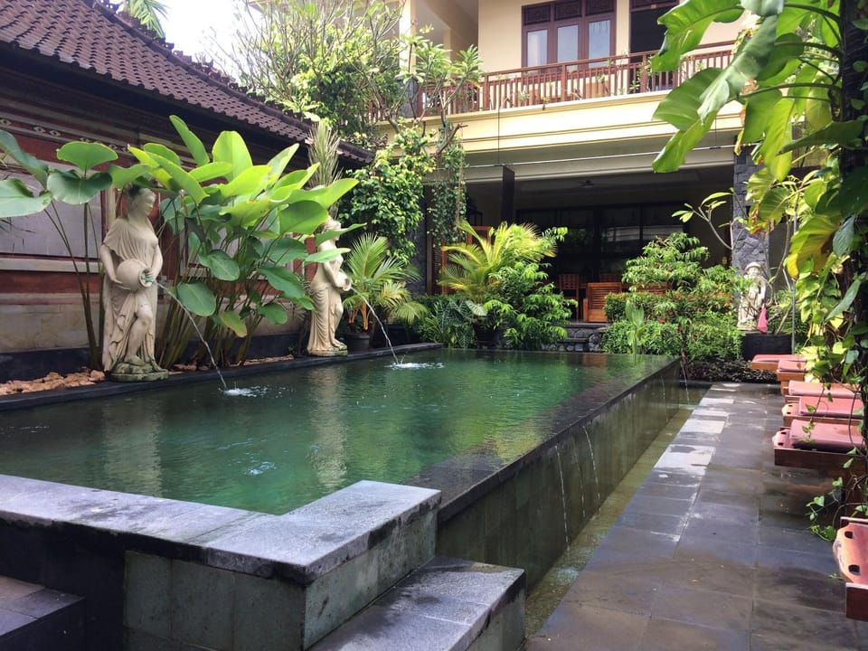 Patio, Swimming pool, Swimming pool