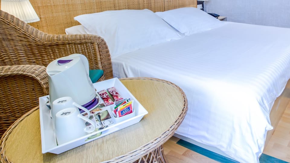 Bed, Coffee/tea facilities, Food and drinks, Other, Decorative detail, Continental breakfast, Buffet breakfast, Drinks