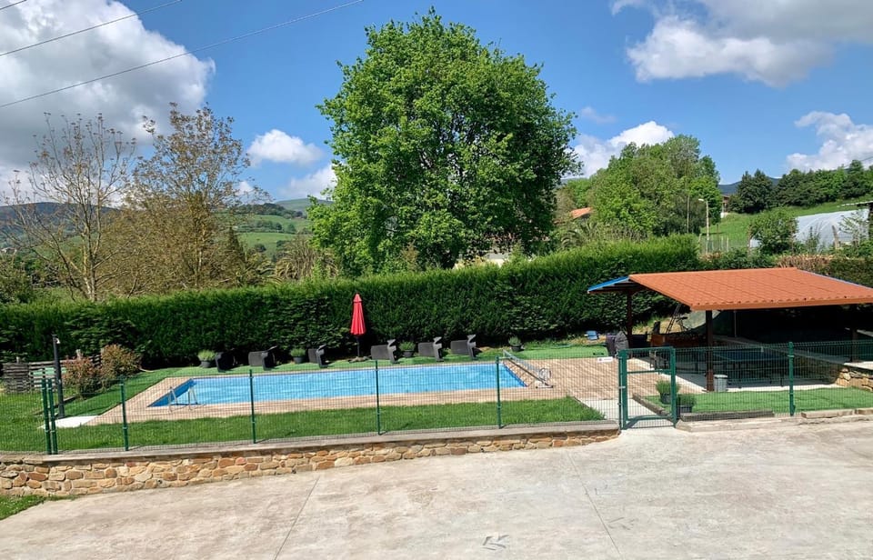 Day, Natural landscape, Pool view, Swimming pool, sunbed