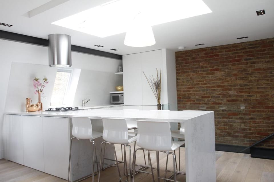Coffee/tea facilities, Kitchen or kitchenette, Photo of the whole room, Seating area, Dining area, Family