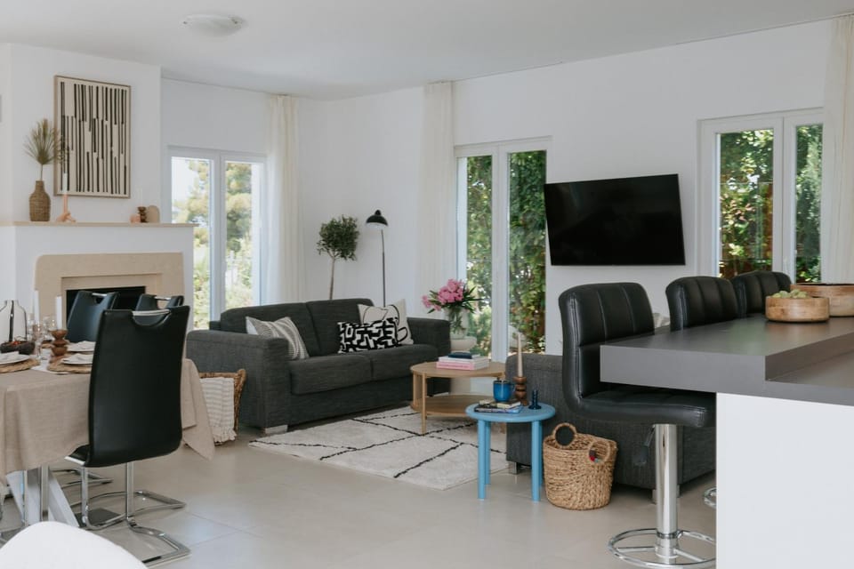 Villa Aurelia by Domus Mirus - Rooftop Cinema & Pool & 6 Minute Walk to Beach Villa in Split-Dalmatia County