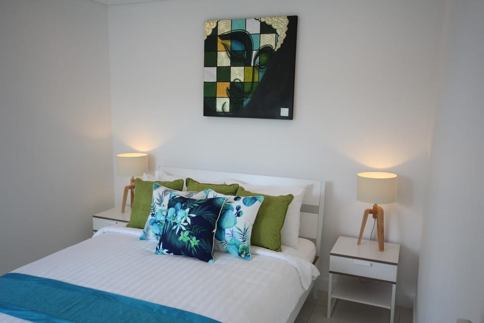 Bed, Photo of the whole room, Decorative detail, Bedroom