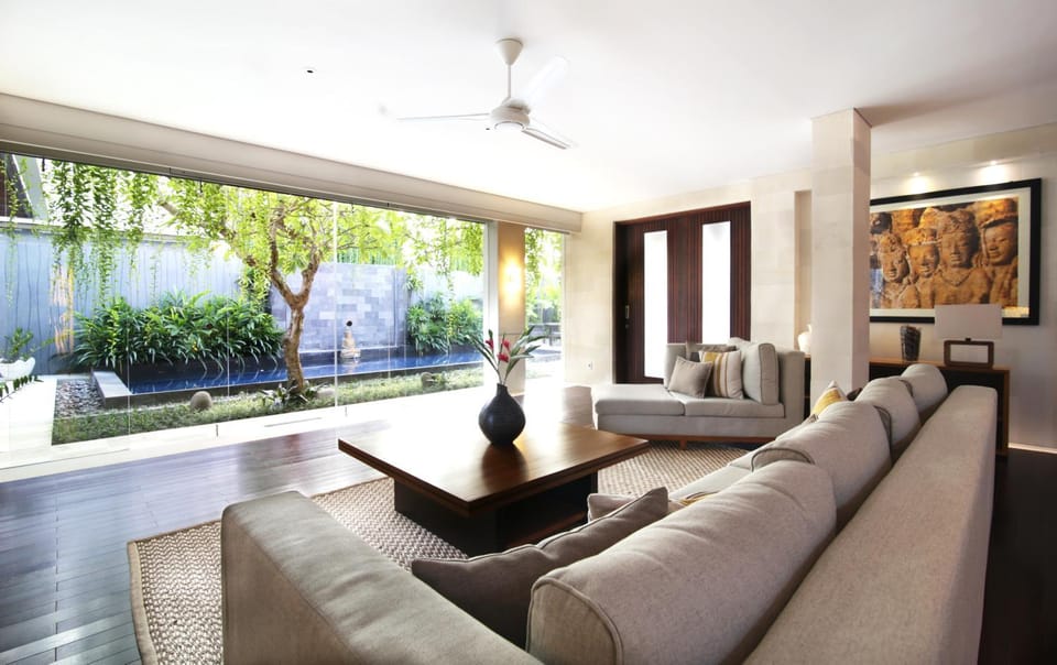 Living room, Swimming pool