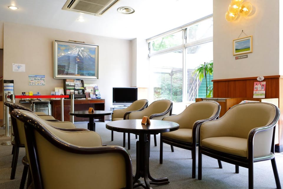 Communal lounge/ TV room, Lobby or reception