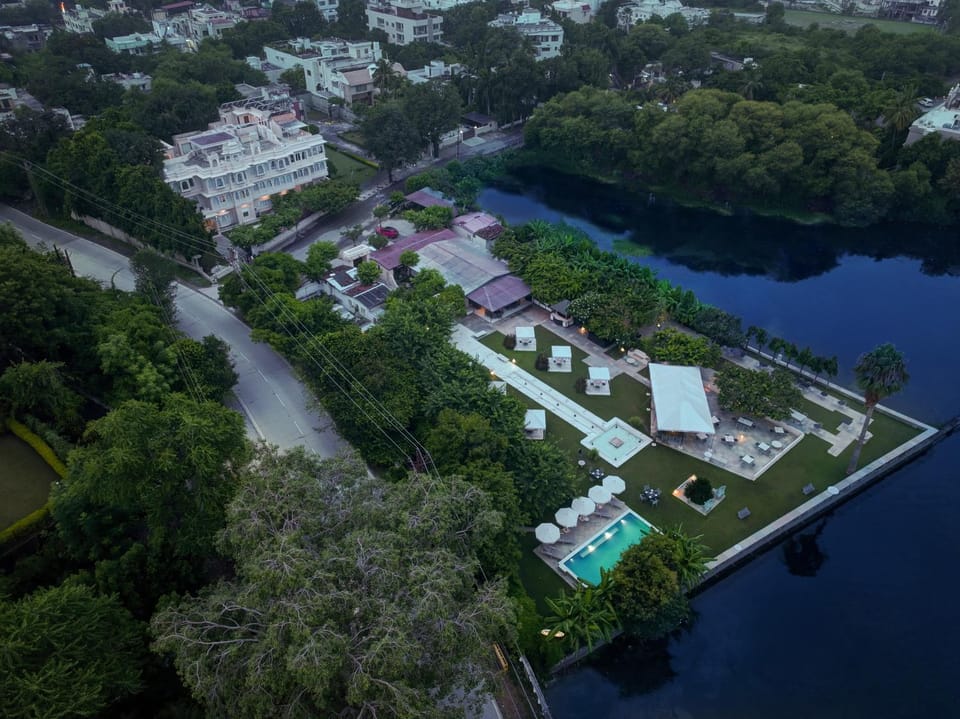Bird's eye view, Lake view