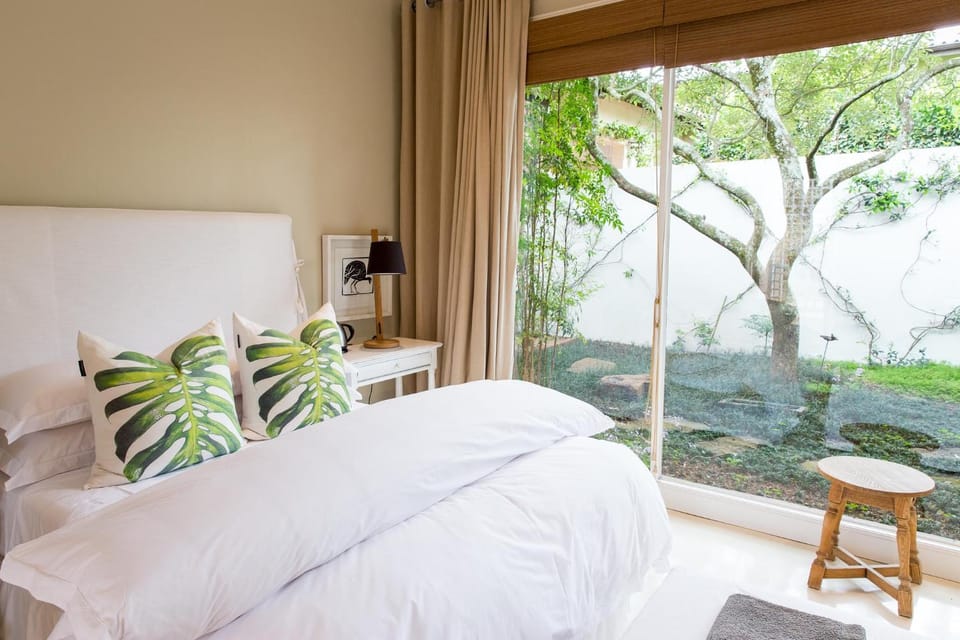 Bed, Garden view