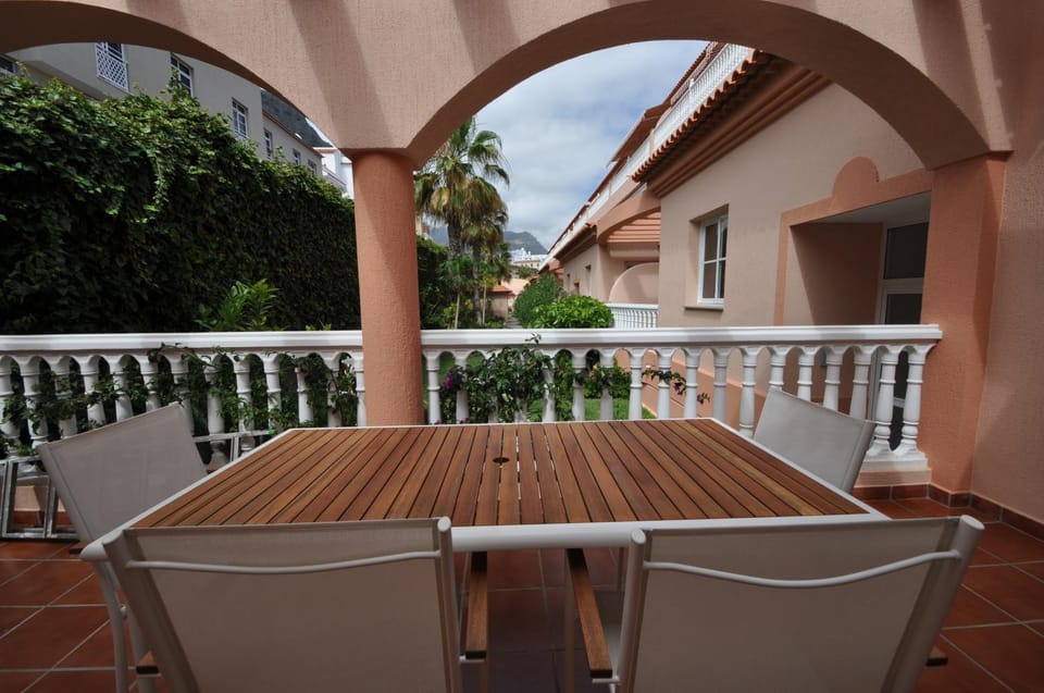 Garden, Balcony/Terrace