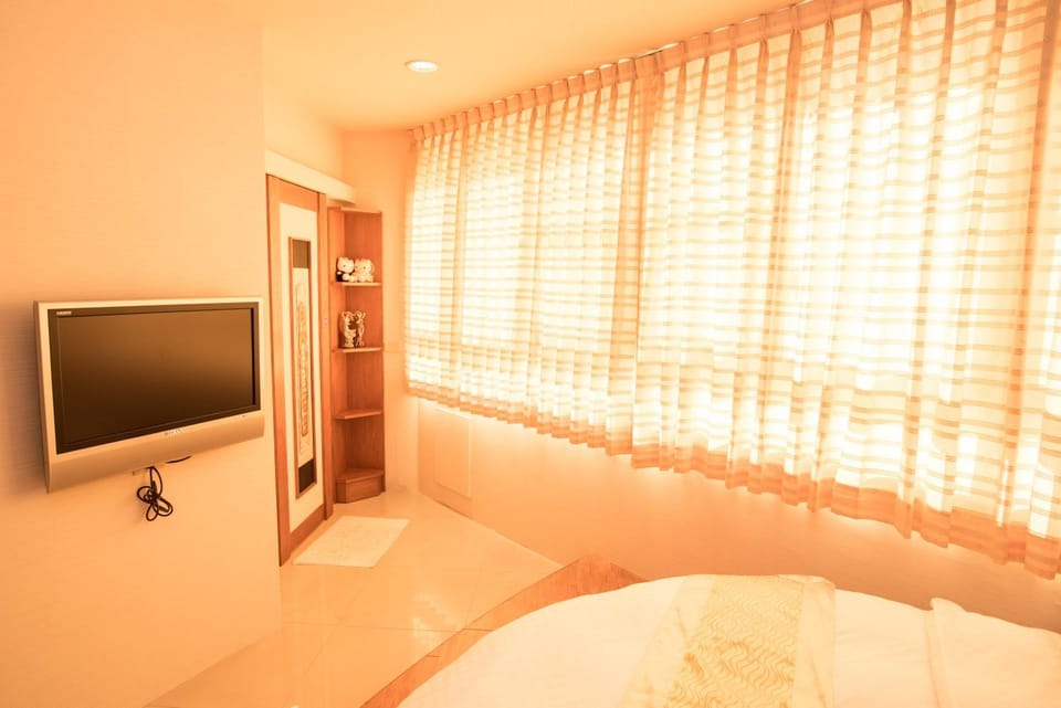 TV and multimedia, Photo of the whole room