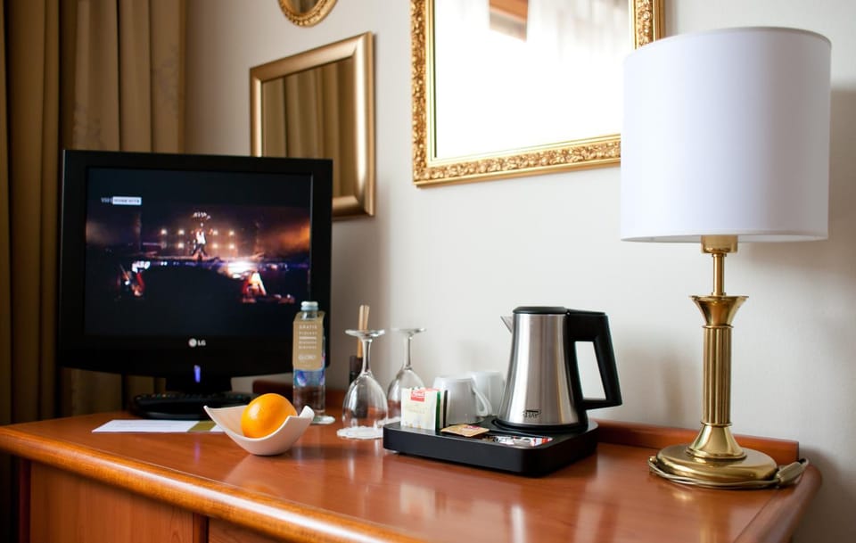 TV and multimedia, Coffee/tea facilities, Other
