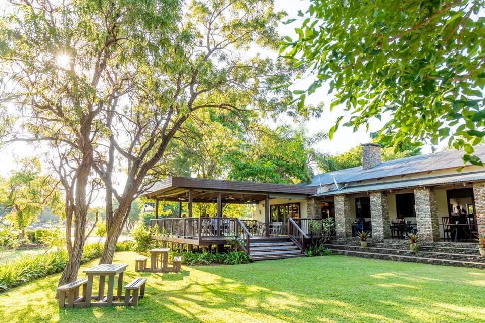 Restaurant/places to eat, Garden view