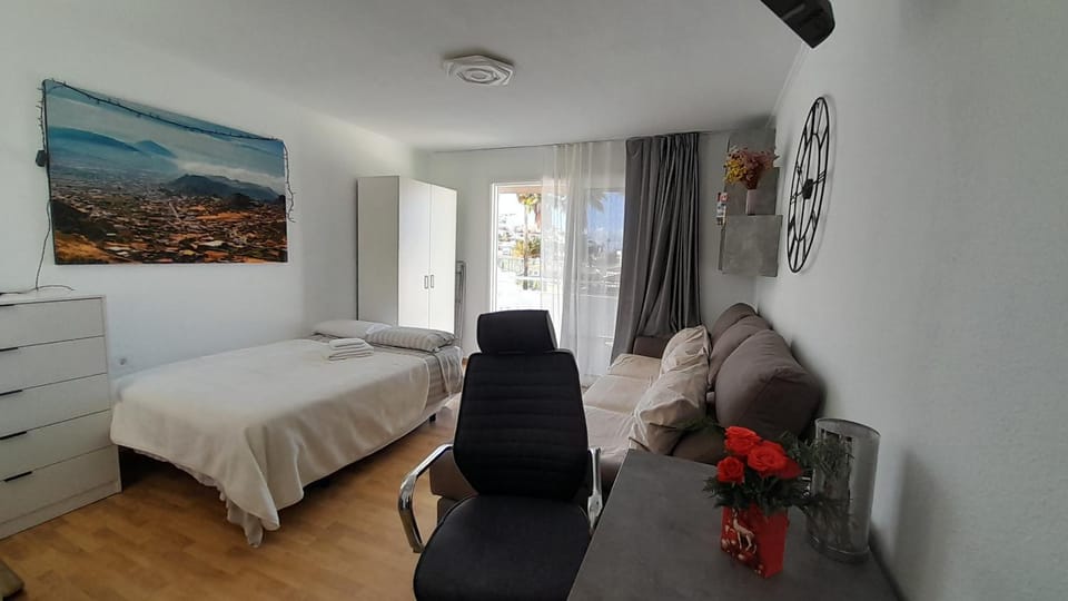 TV and multimedia, Photo of the whole room
