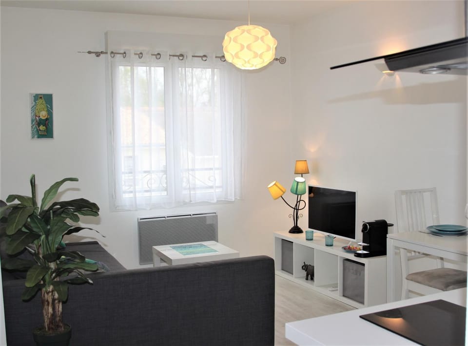 TV and multimedia, Seating area