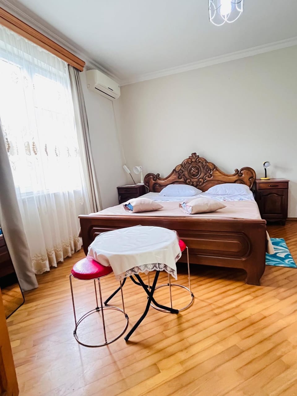 Bedroom, air conditioner