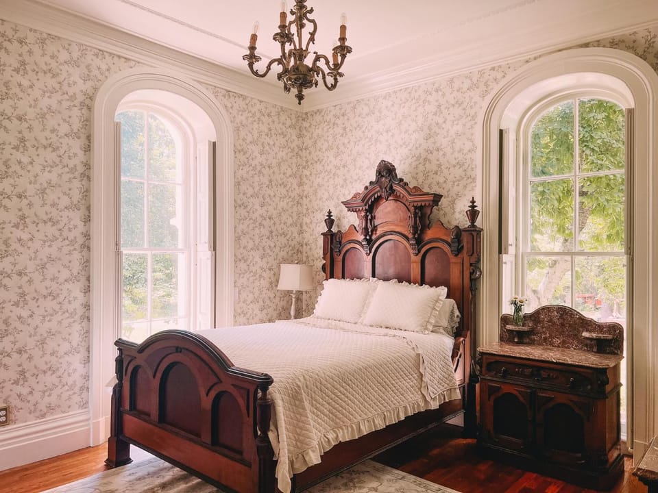 Mayhurst Estate Bed and Breakfast in Shenandoah Valley