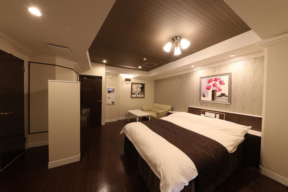 Bed, Photo of the whole room, Seating area