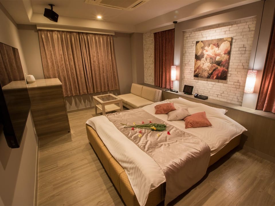 Bed, Photo of the whole room, Bedroom