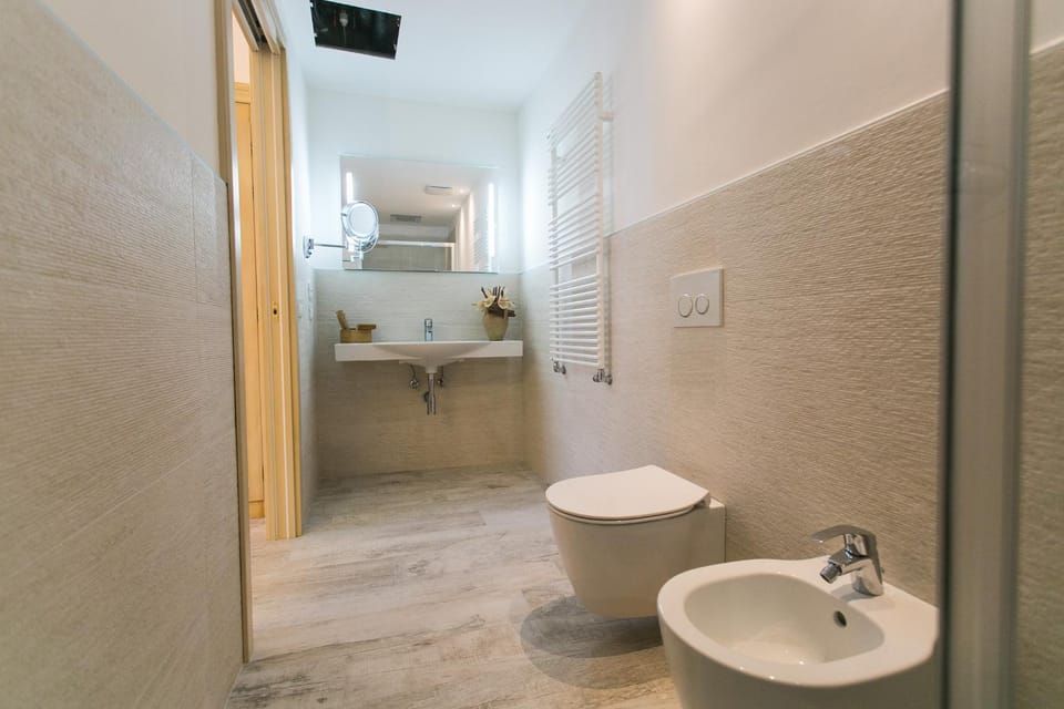 Toilet, Bathroom, Bedroom