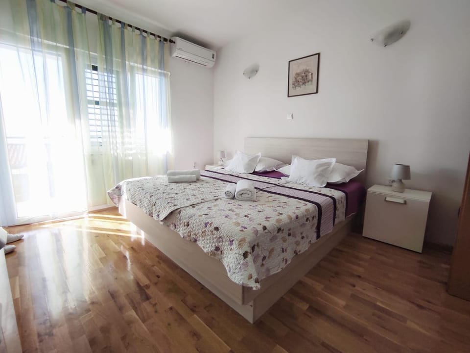 Shower, Garden, Bathroom, TV and multimedia, Kitchen or kitchenette, Living room, Bedroom, City view, Garden view, Sea view, Certificate/Award, Family