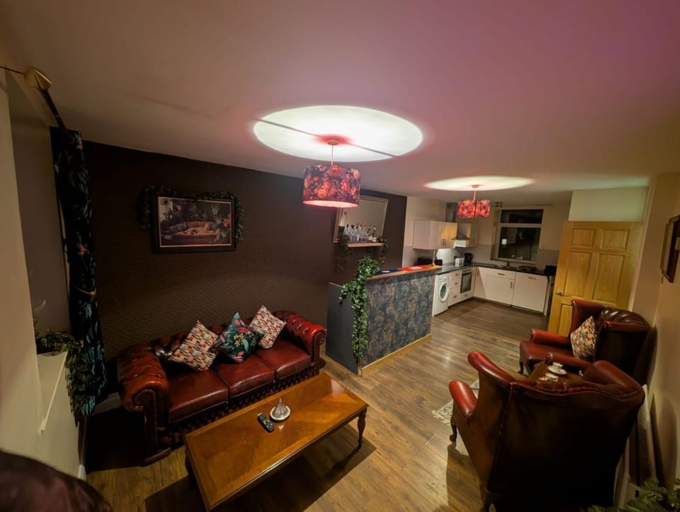 Benny's Hideout - City Centre - Parking - 2BR Apartment in Belfast