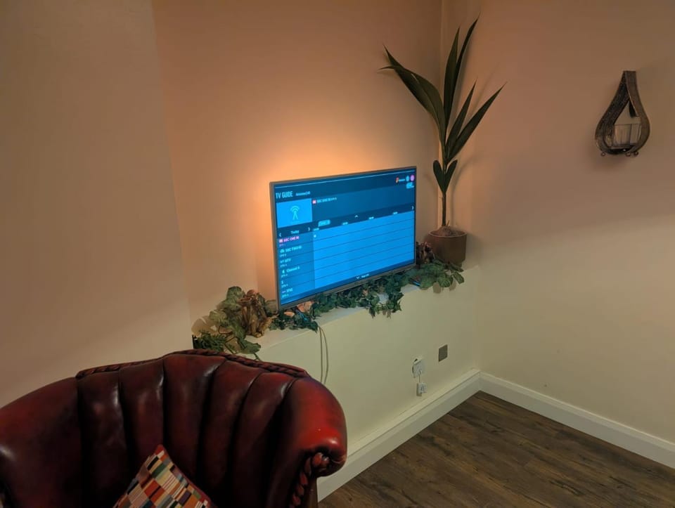 Benny's Hideout - City Centre - Parking - 2BR Apartment in Belfast