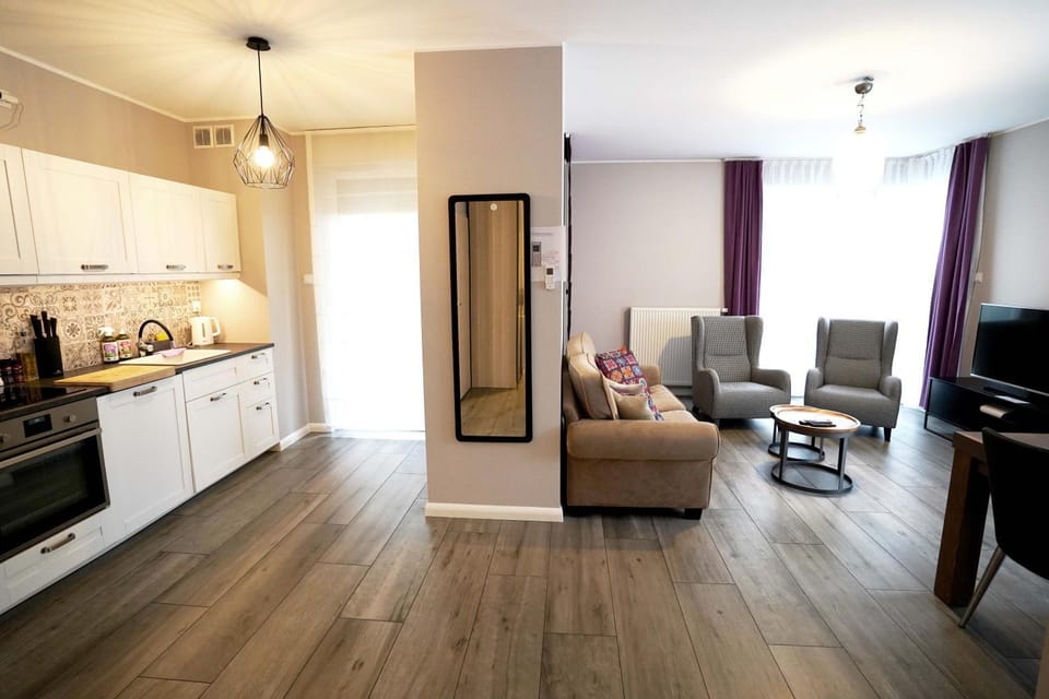 TV and multimedia, Coffee/tea facilities, Kitchen or kitchenette, Living room, Seating area, Dining area, dishwasher, oven, pet friendly, stove