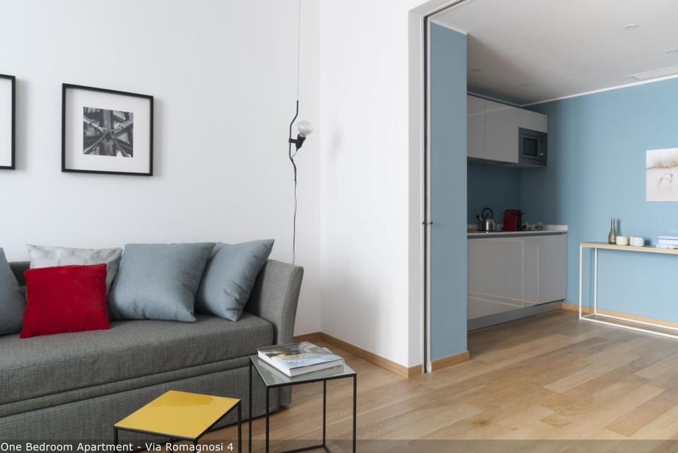 TV and multimedia, Kitchen or kitchenette, Living room, Seating area