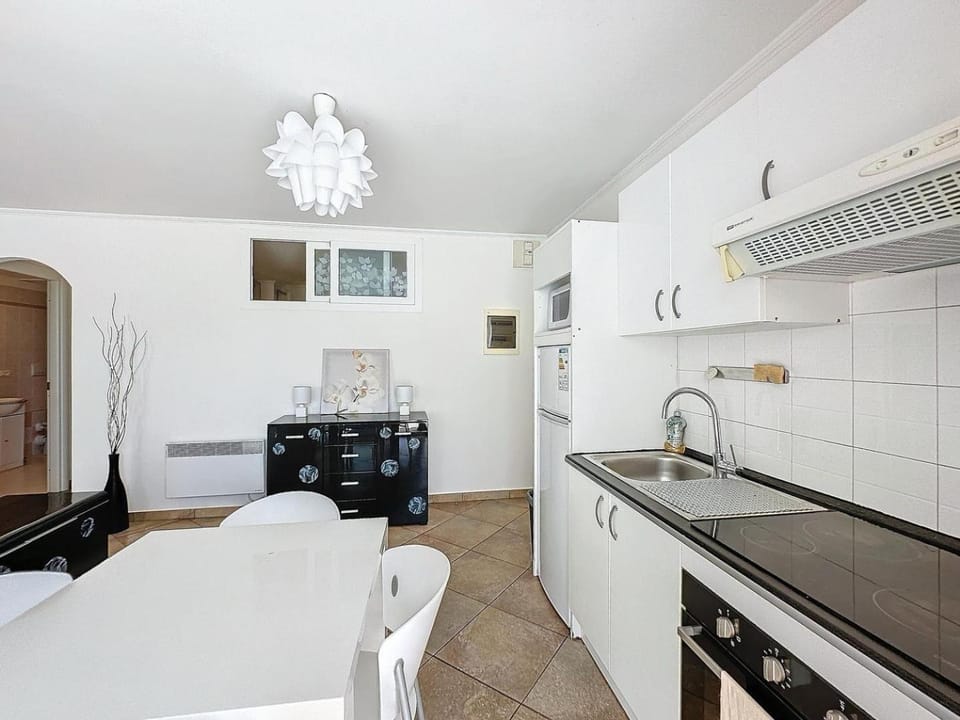 Direct Monaco 2 Pièces devant piscine Apartment in Monaco